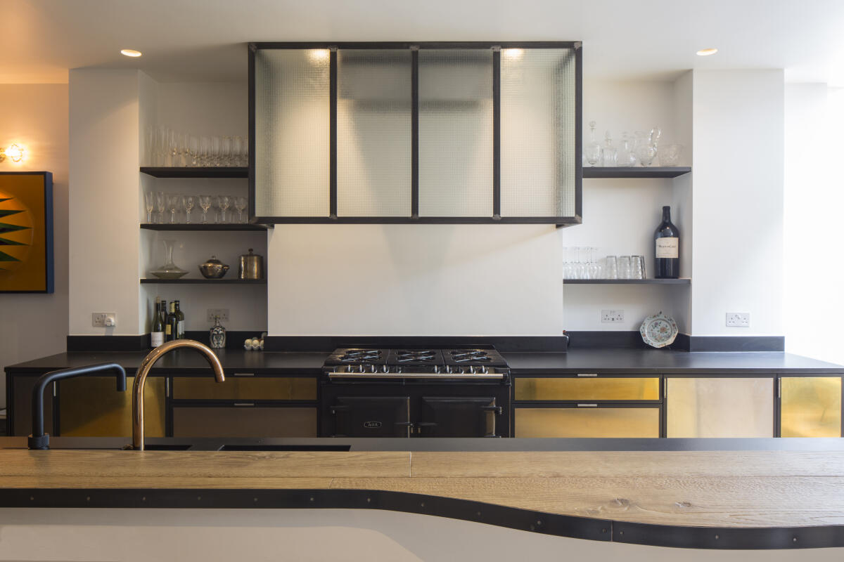 16. Regents Park Cres